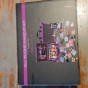 ALL in one Make up kit Shany